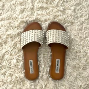 Steve Madden white slides 7.5